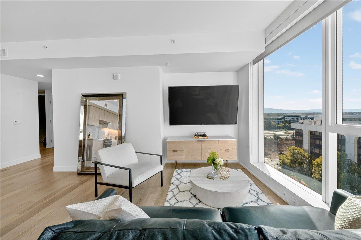 188 West Saint James Street 11101