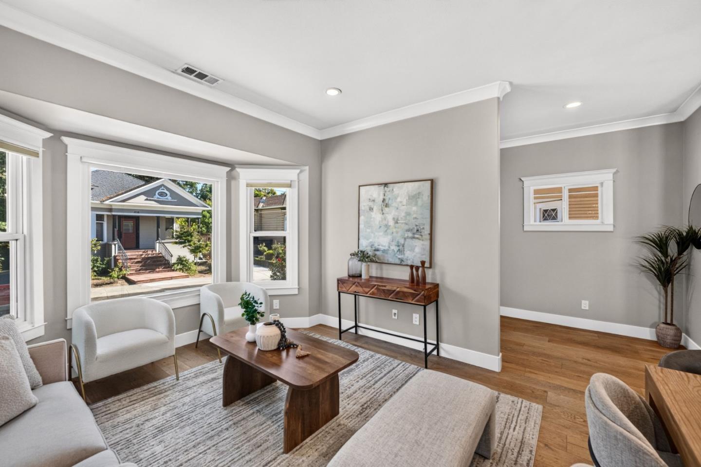 105 Fox AVE