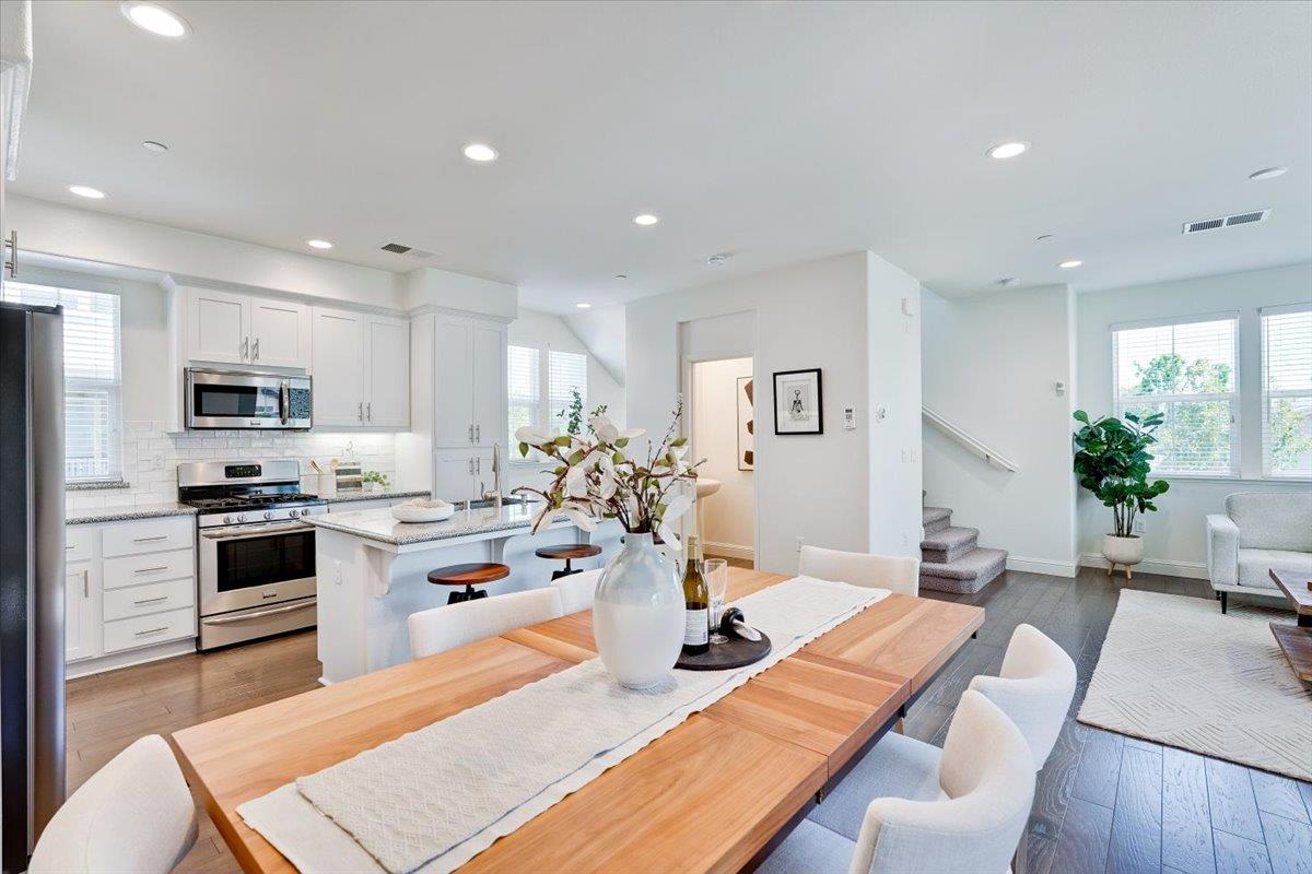 4563 Huntington LN