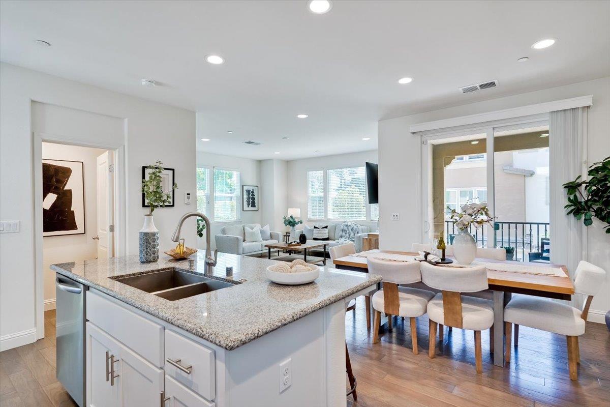 4563 Huntington LN