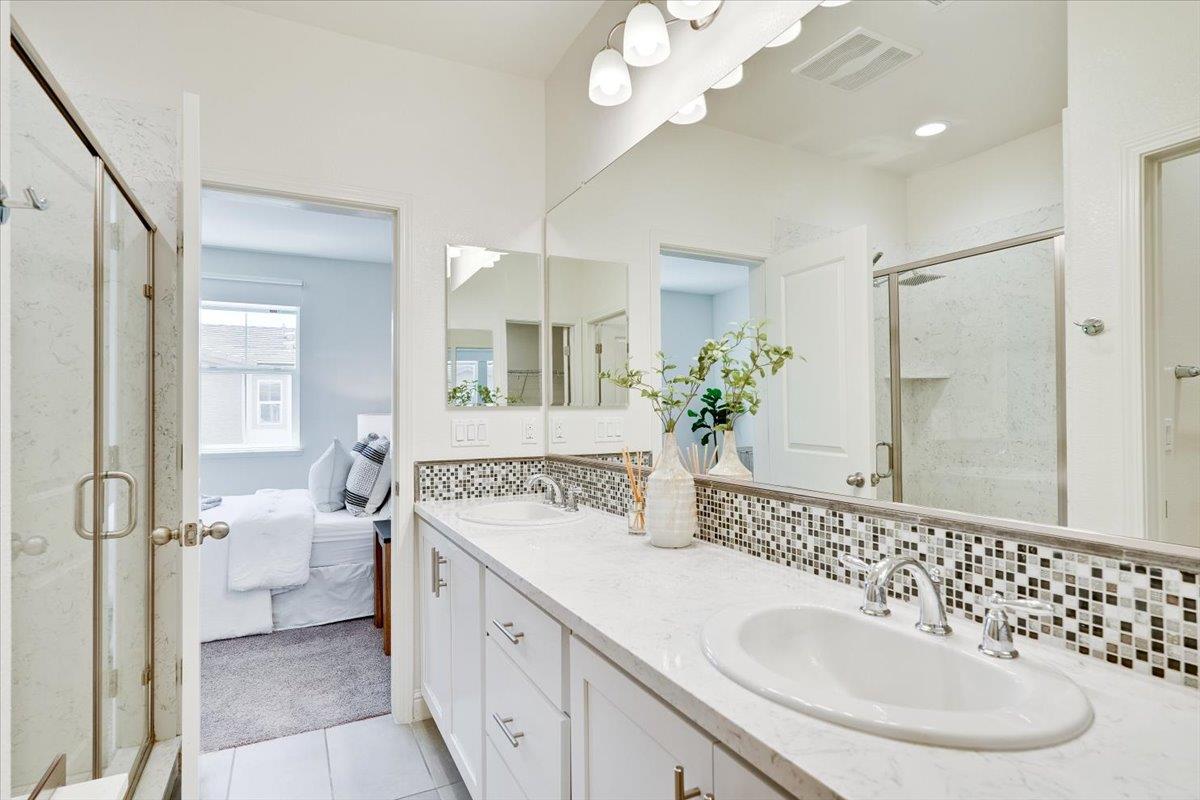 4563 Huntington LN