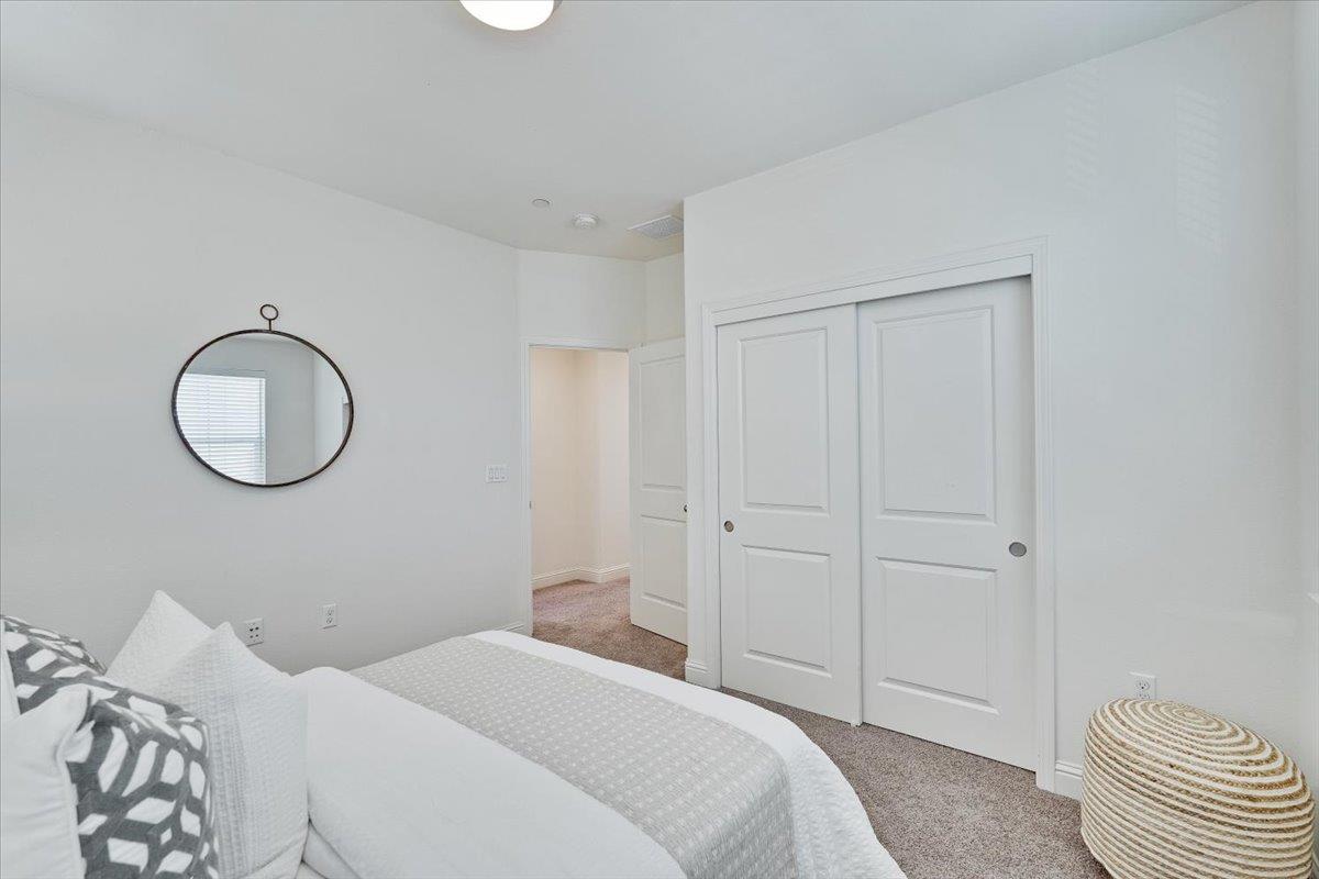 4563 Huntington LN