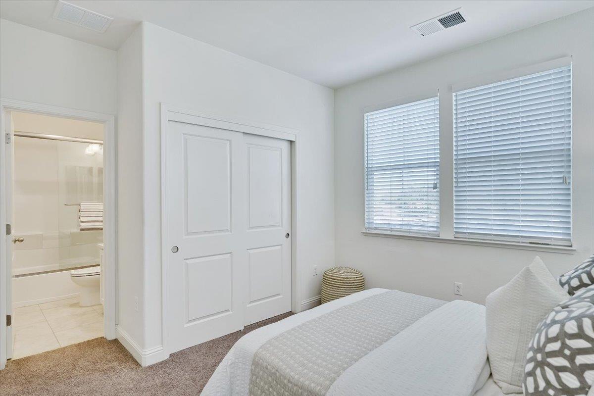 4563 Huntington LN