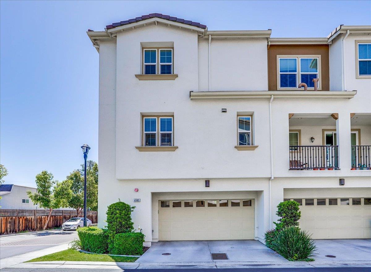 4563 Huntington LN