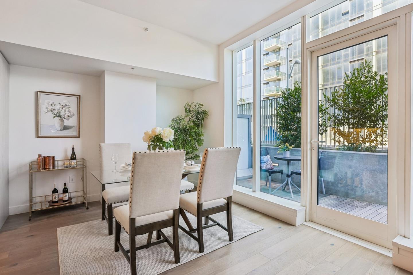 188 W Saint James ST 10313