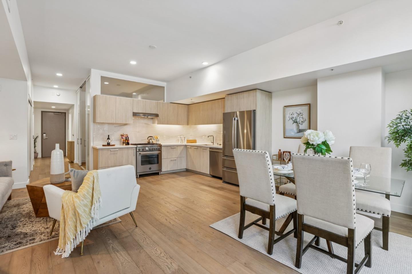 188 W Saint James ST 10313