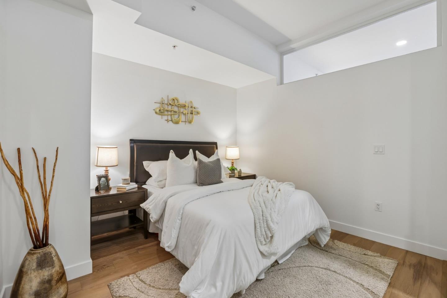 188 W Saint James ST 10313