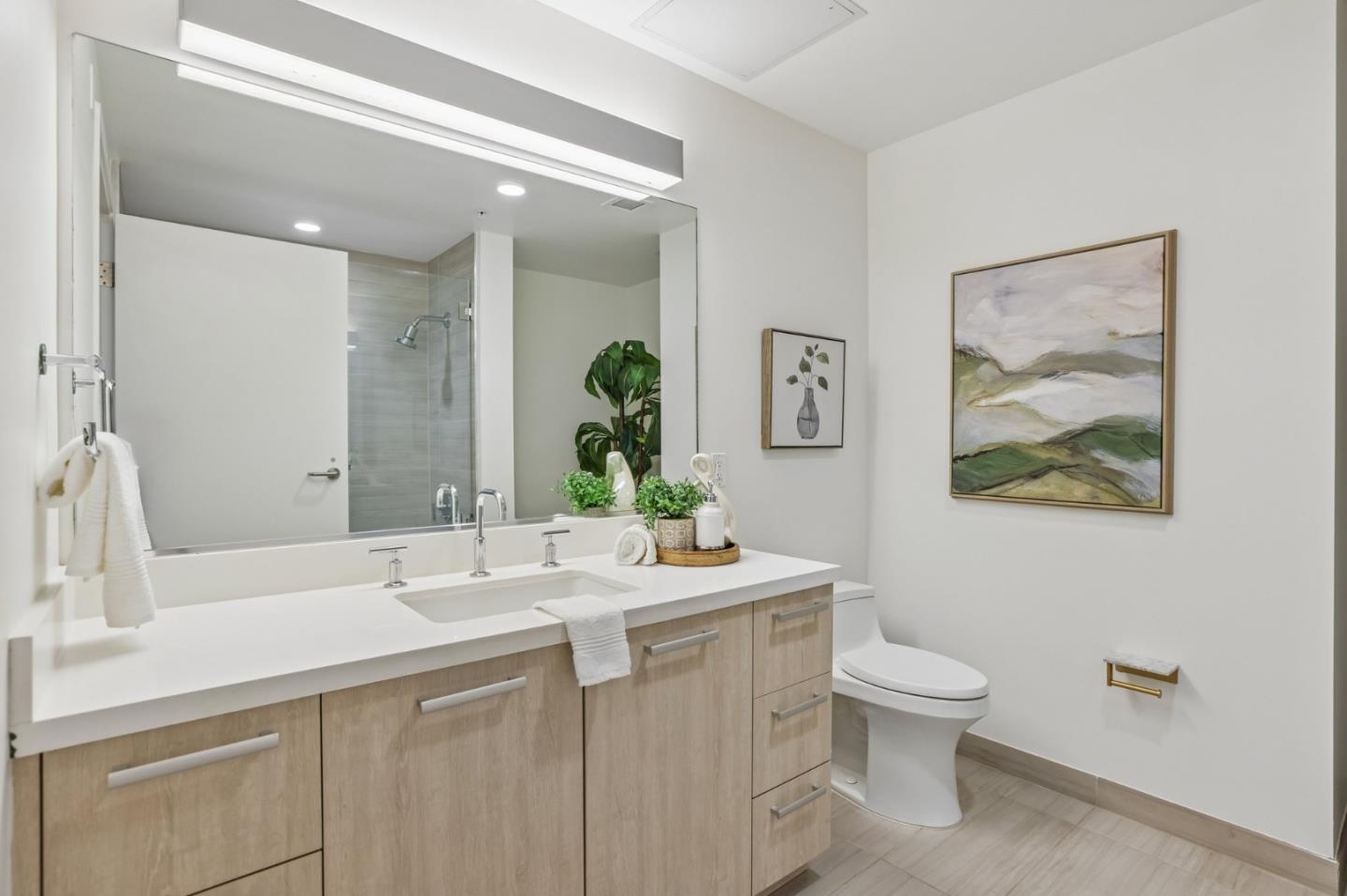 188 W Saint James ST 10313