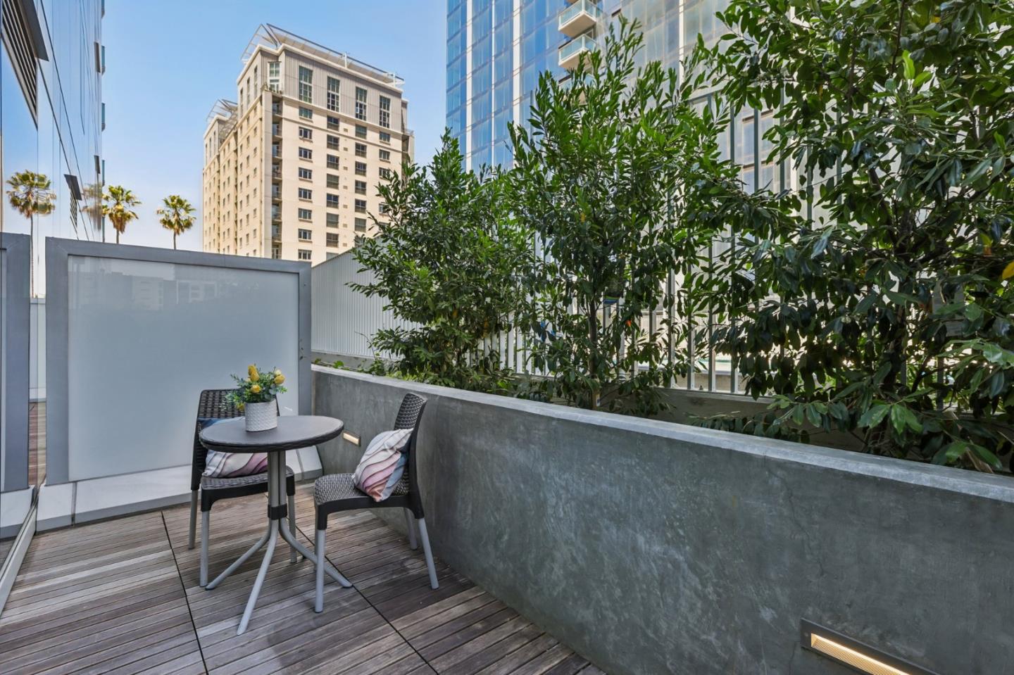 188 W Saint James ST 10313