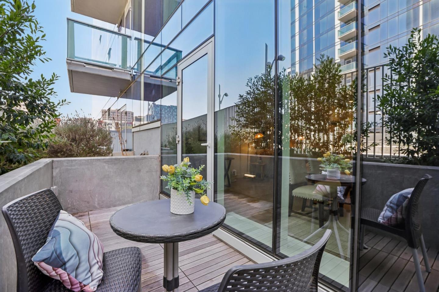188 W Saint James ST 10313
