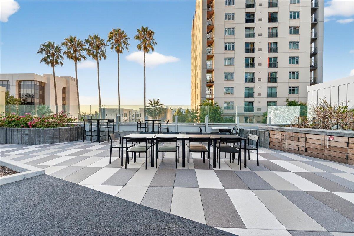 188 W Saint James ST 10313