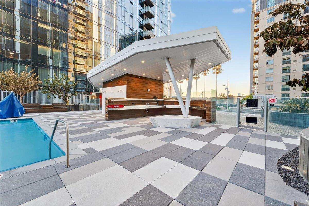 188 W Saint James ST 10313