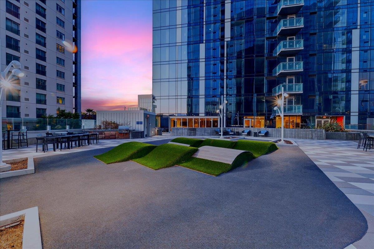 188 W Saint James ST 10313