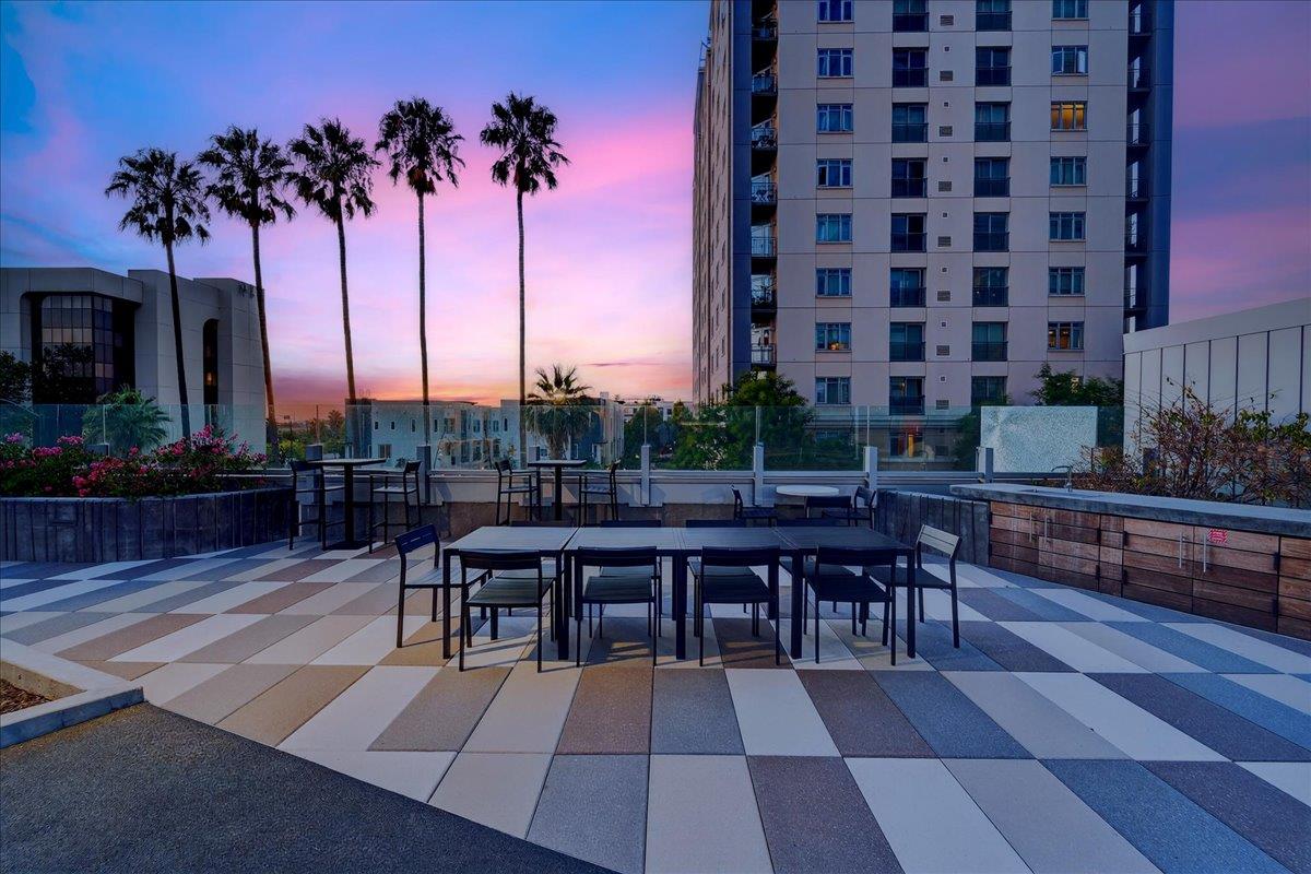 188 W Saint James ST 10313