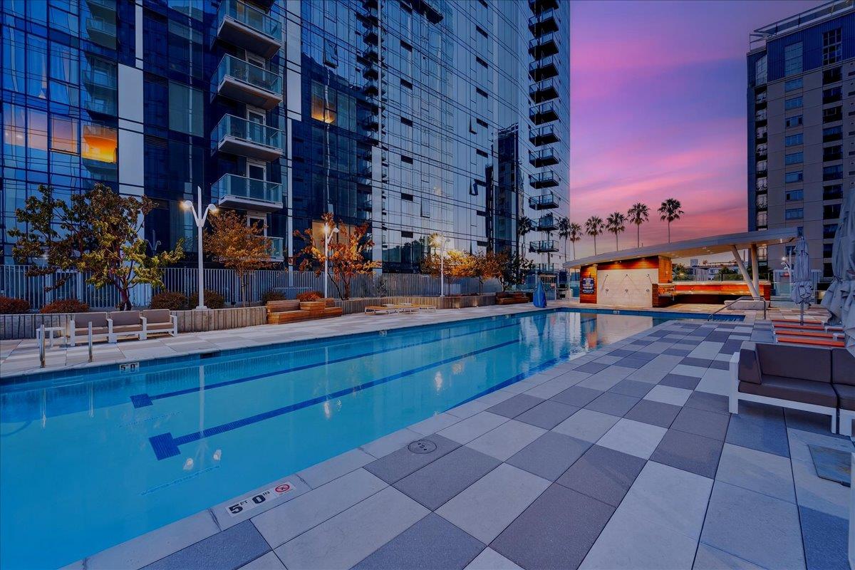 188 W Saint James ST 10313
