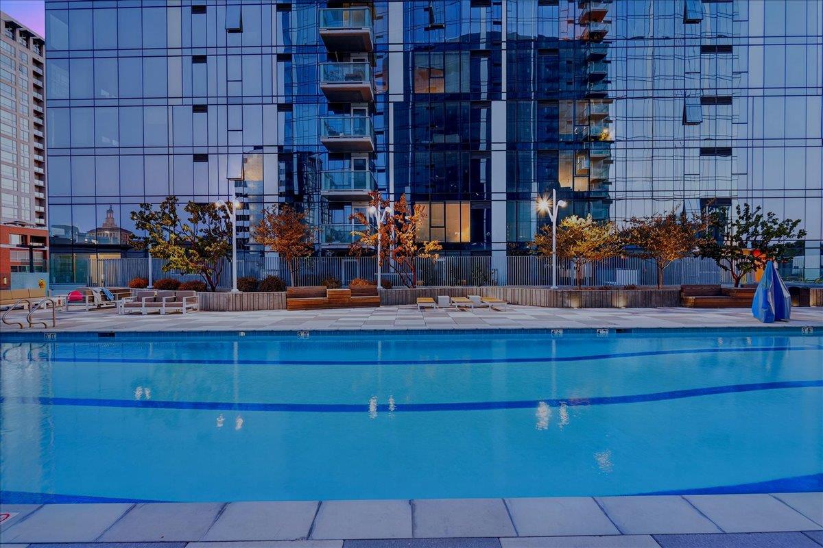 188 W Saint James ST 10313