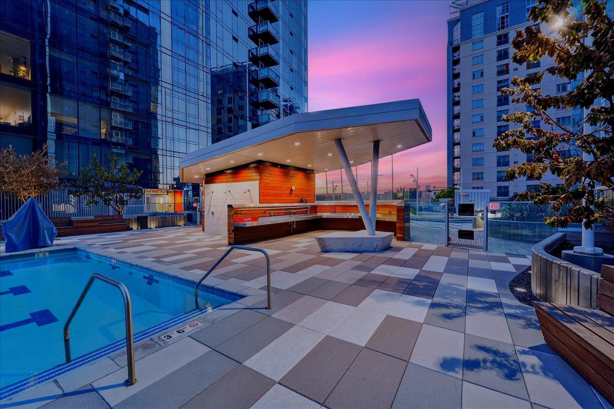 188 W Saint James ST 10313