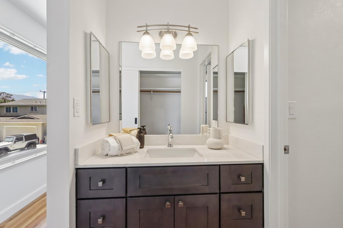 1379 Adobe CT