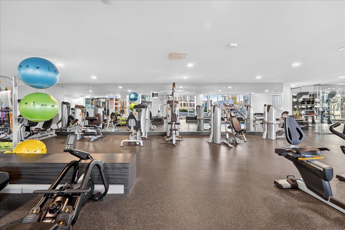 188 W Saint James ST 11101