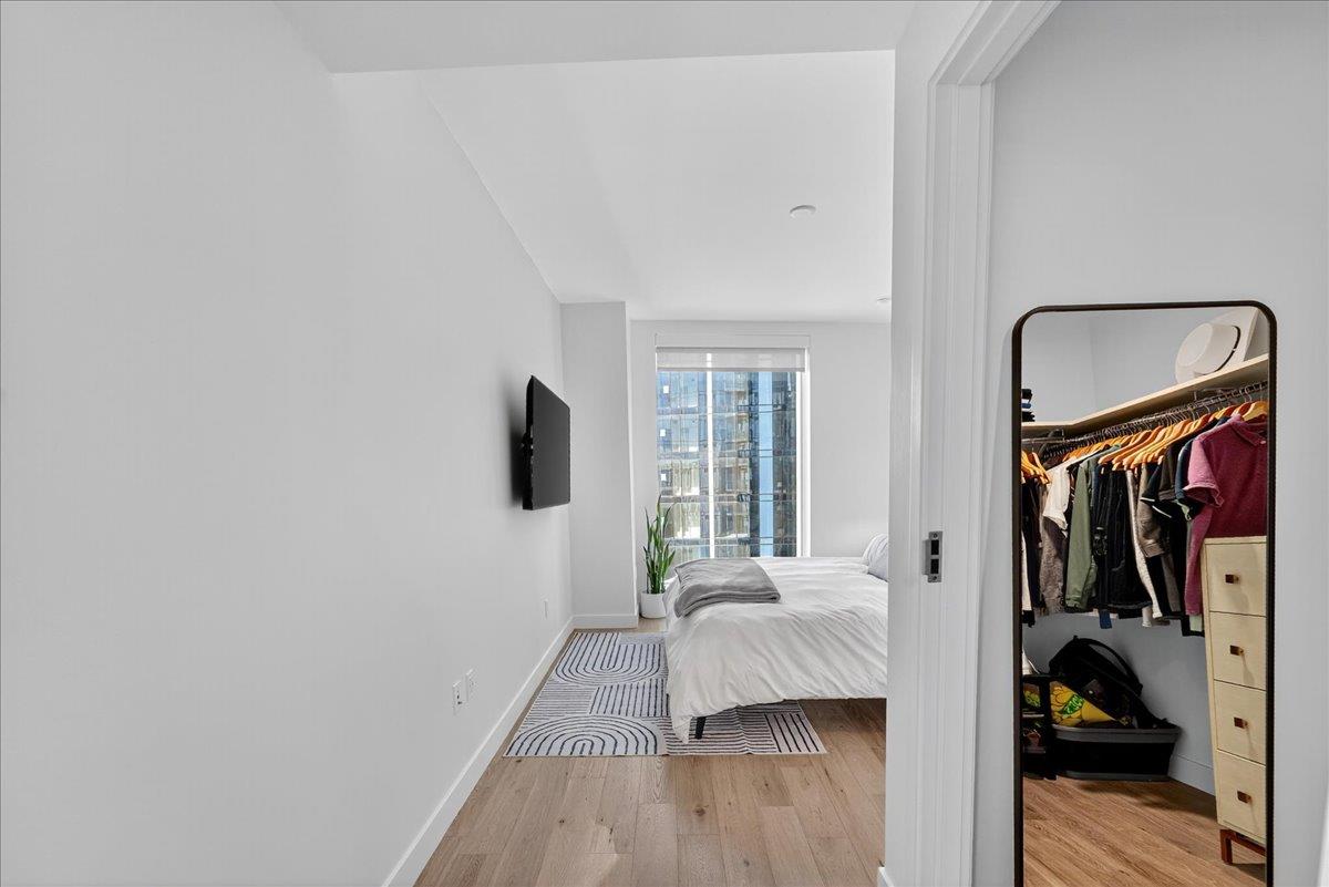 188 W Saint James ST 11101