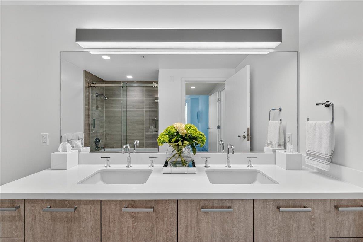 188 W Saint James ST 11101