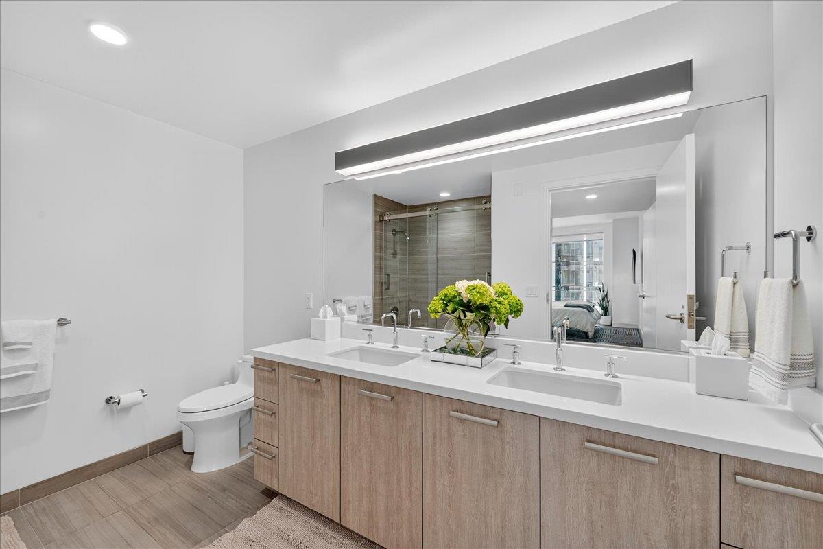 188 W Saint James ST 11101