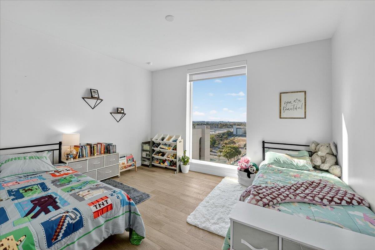 188 W Saint James ST 11101