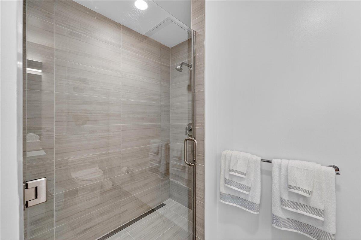 188 W Saint James ST 11101