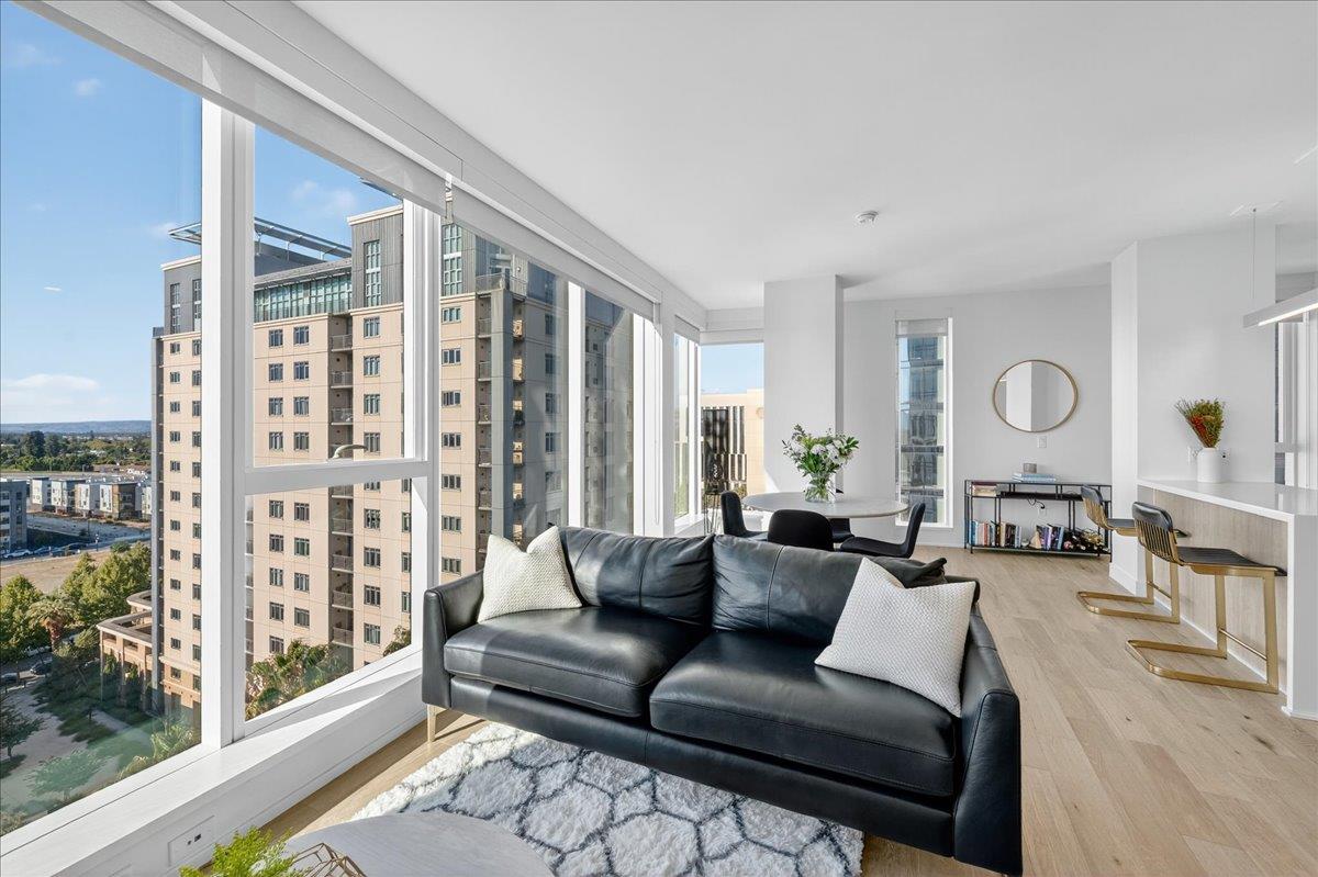 188 W Saint James ST 11101