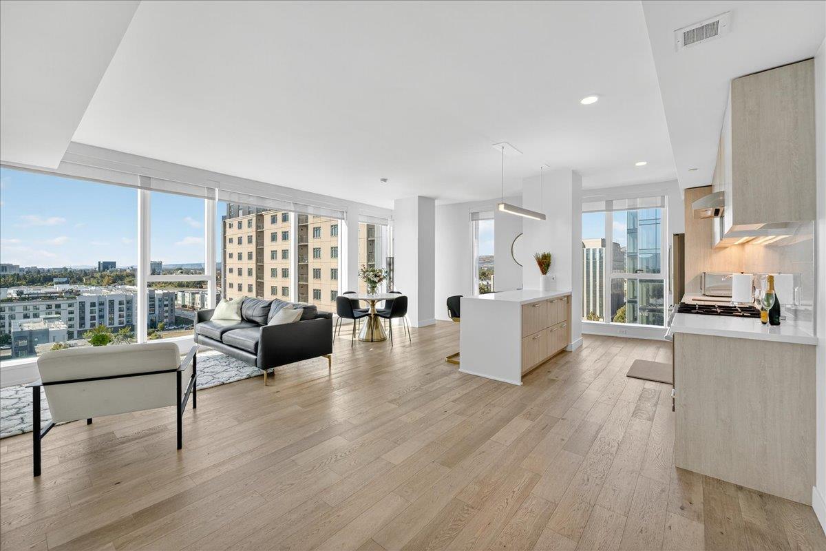 188 W Saint James ST 11101