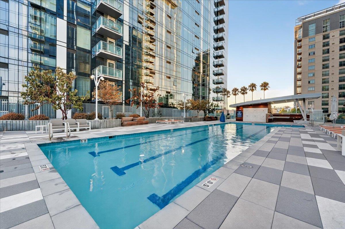188 W Saint James ST 11101