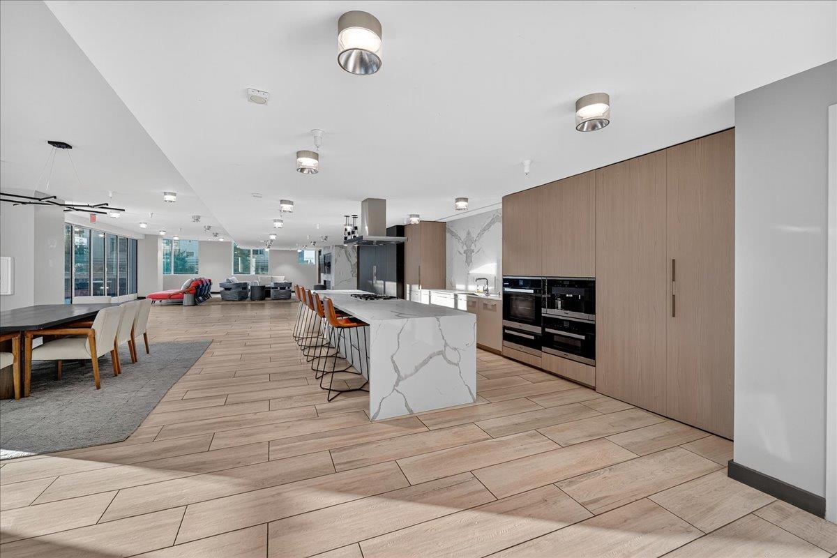 188 W Saint James ST 11101