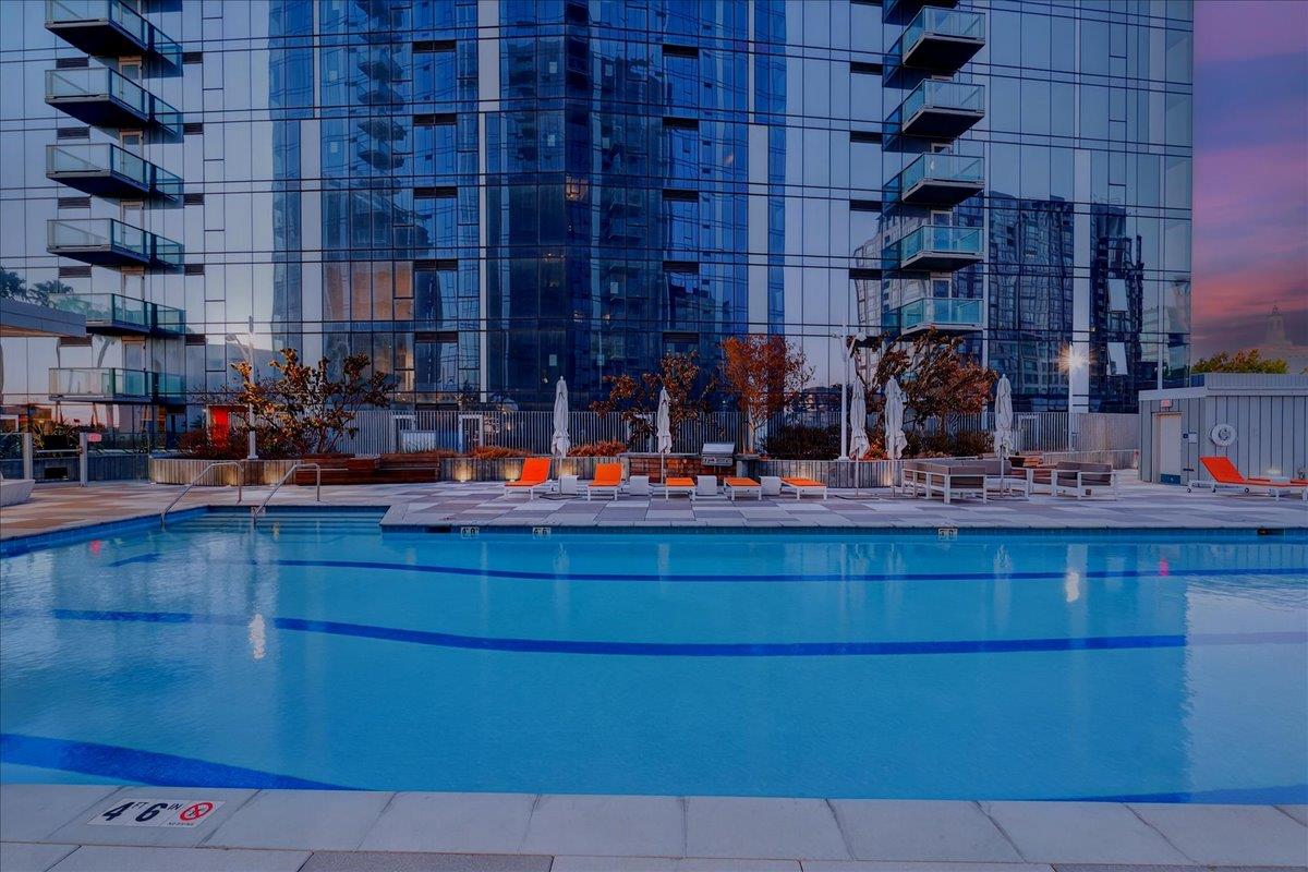 188 W Saint James ST 11101