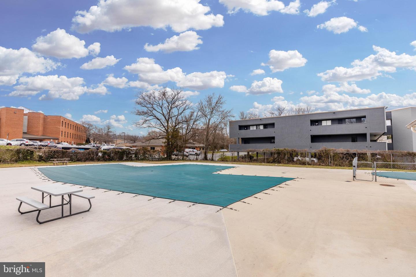 9 Warren Lodge Ct #2-B