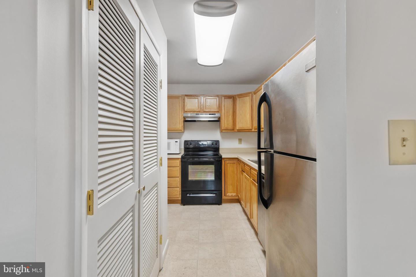 9 Warren Lodge Ct #2-B
