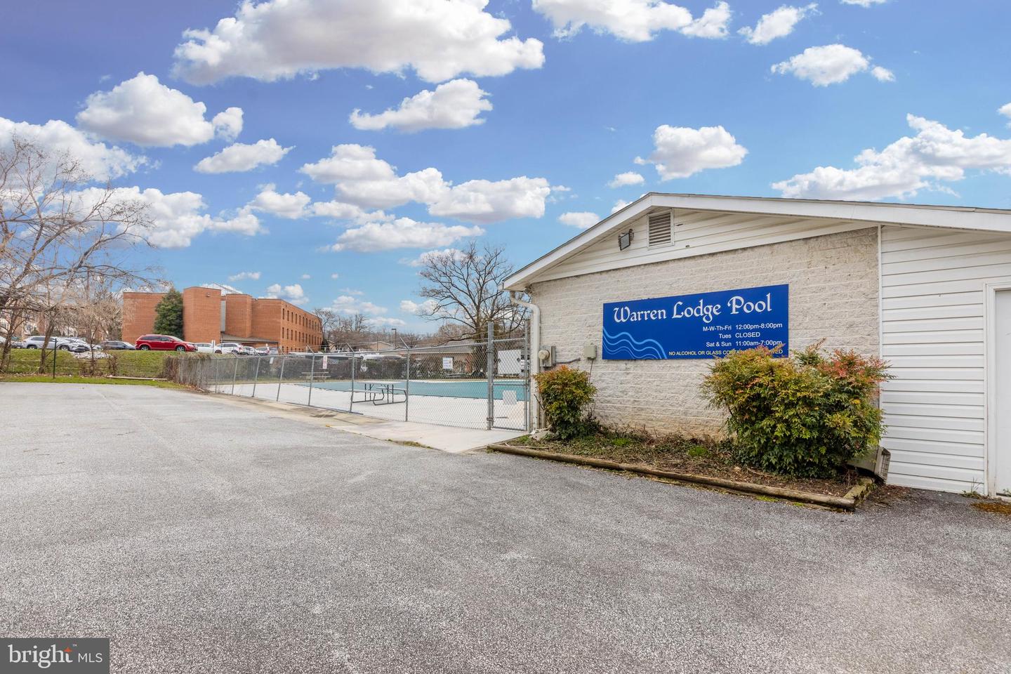 9 Warren Lodge Ct #2-B