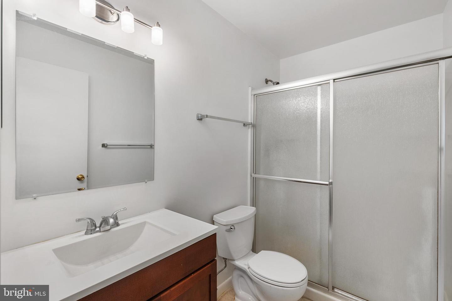 9 Warren Lodge Ct #2-B