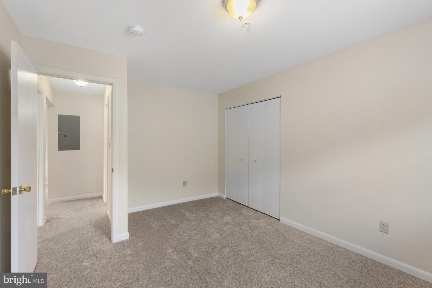 9 Warren Lodge Ct #2-B