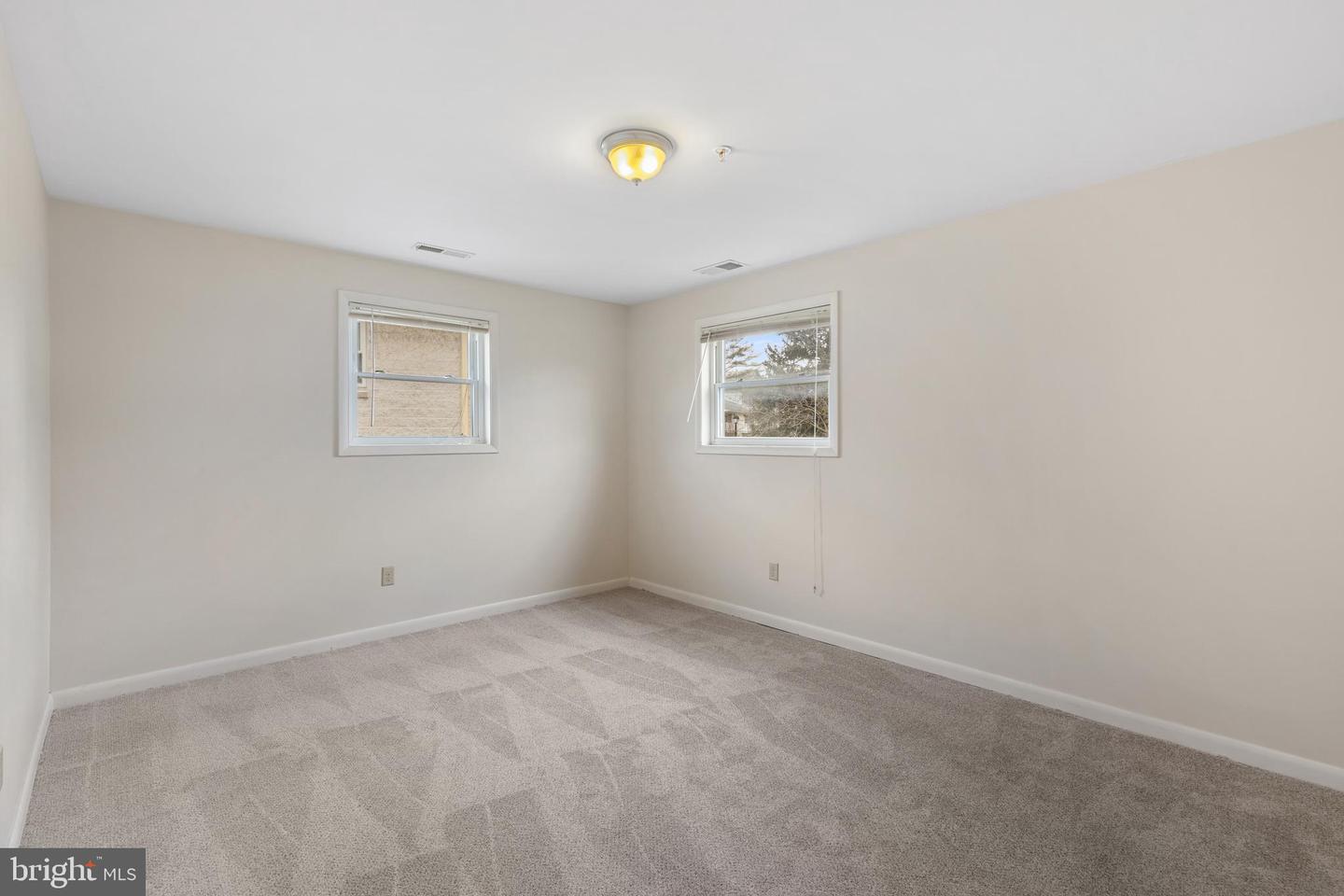 9 Warren Lodge Ct #2-B