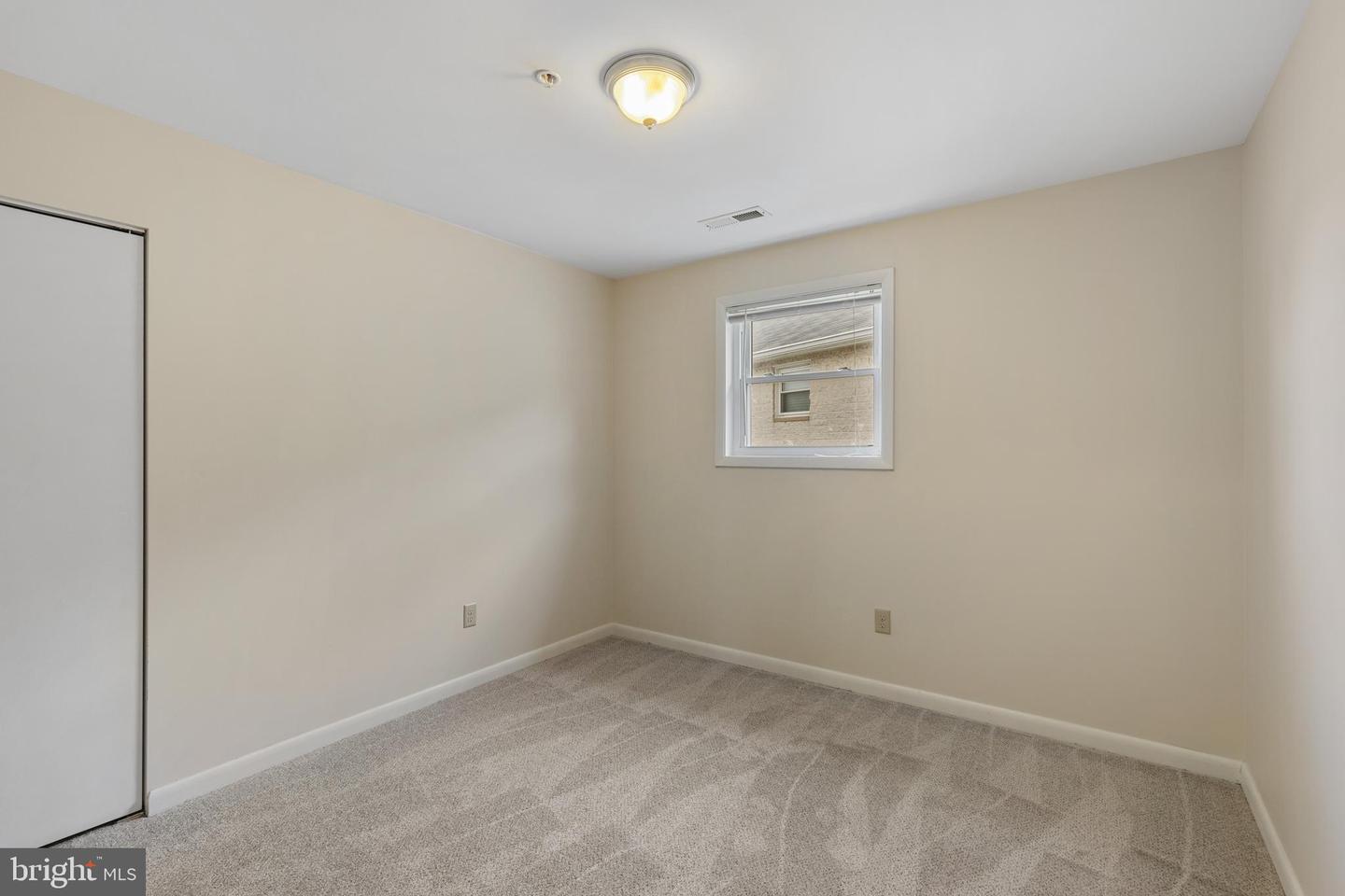 9 Warren Lodge Ct #2-B