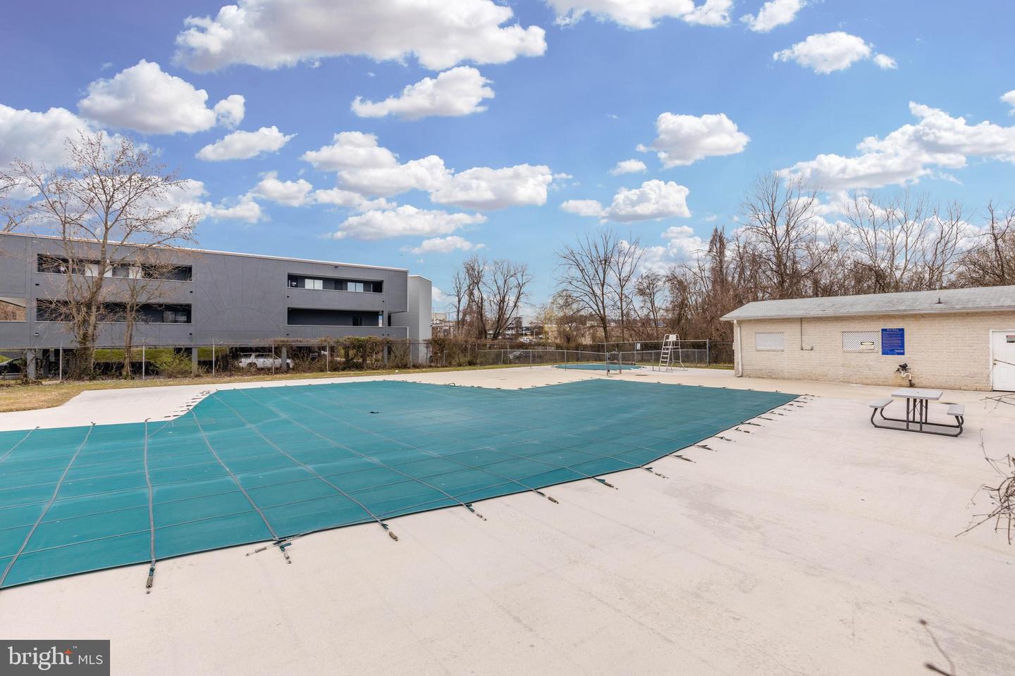 9 Warren Lodge Ct #2-B