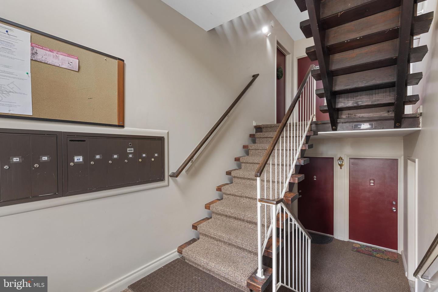 9 Warren Lodge Ct #2-B