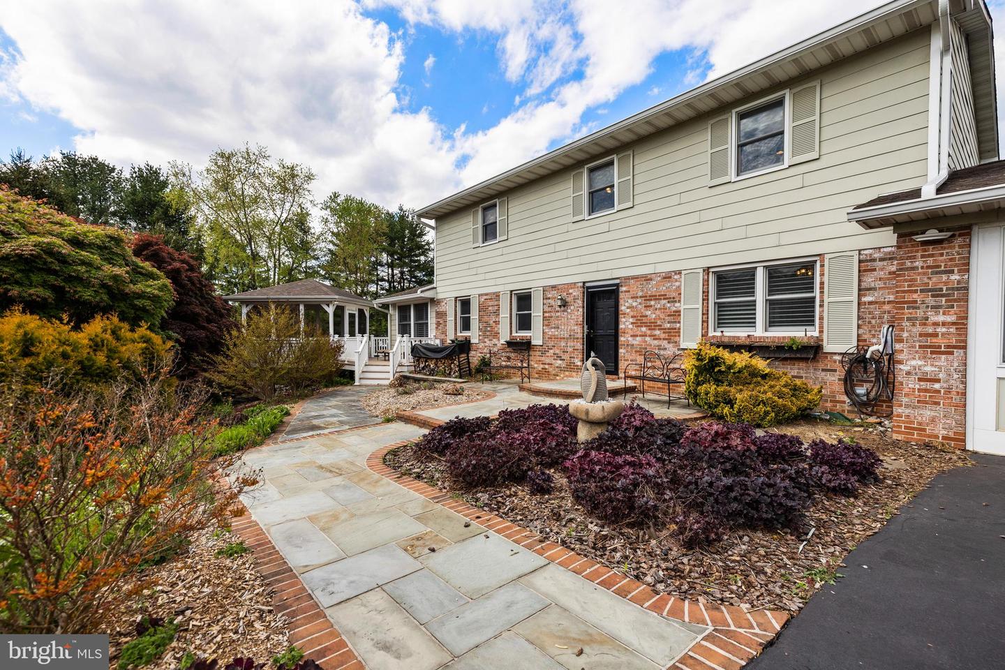 5 Quail Hill Ct