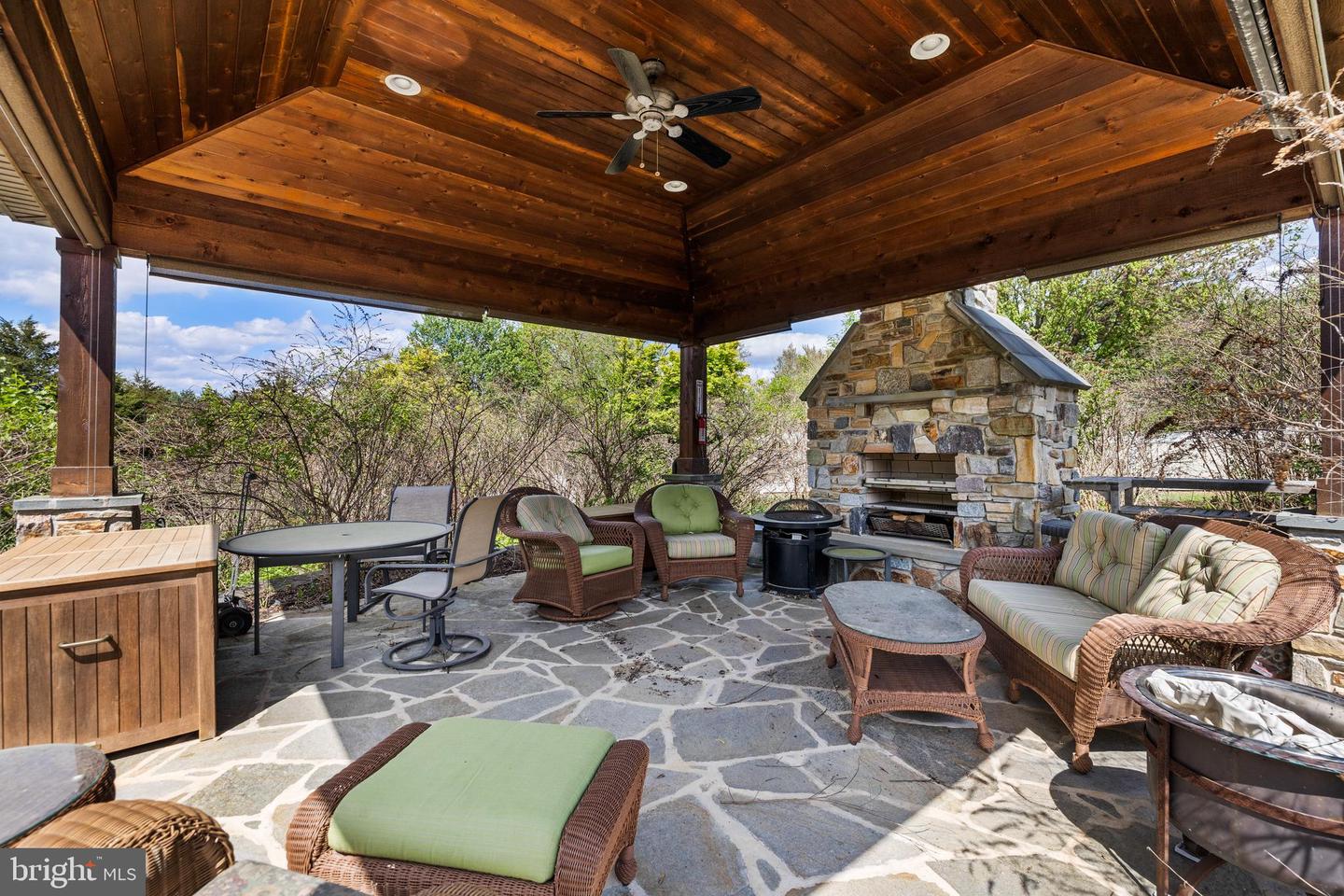 5 Quail Hill Ct