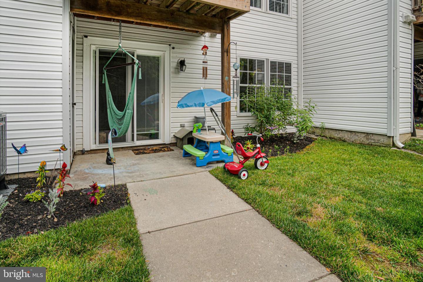 26 Surrey Lane #115