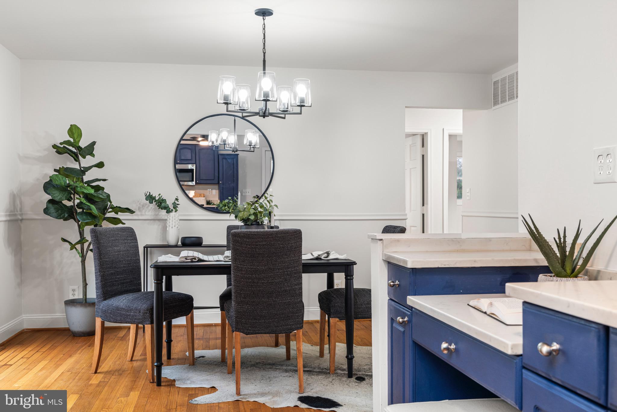 8 Flanders Ridge Ct