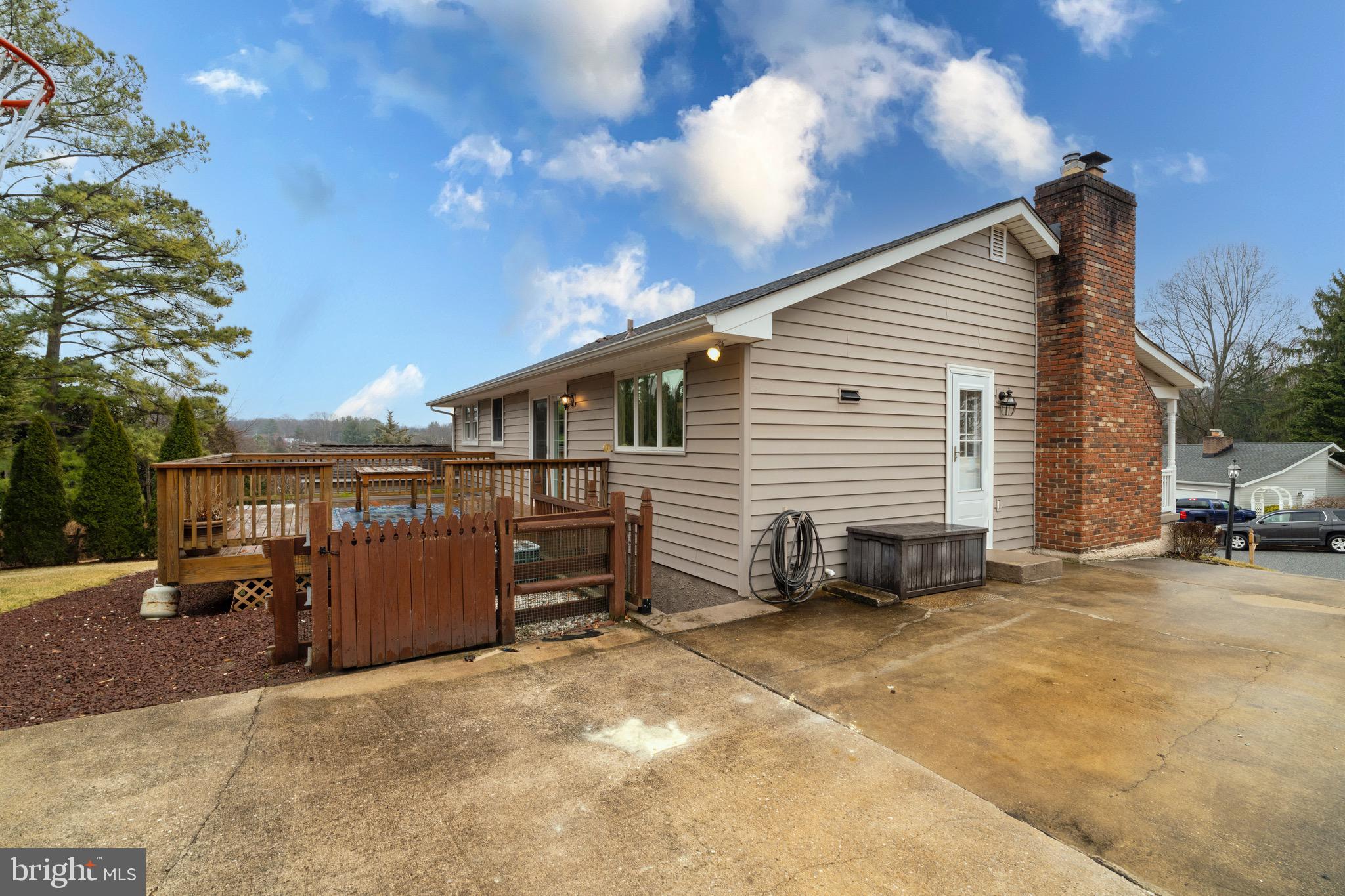 8 Flanders Ridge Ct