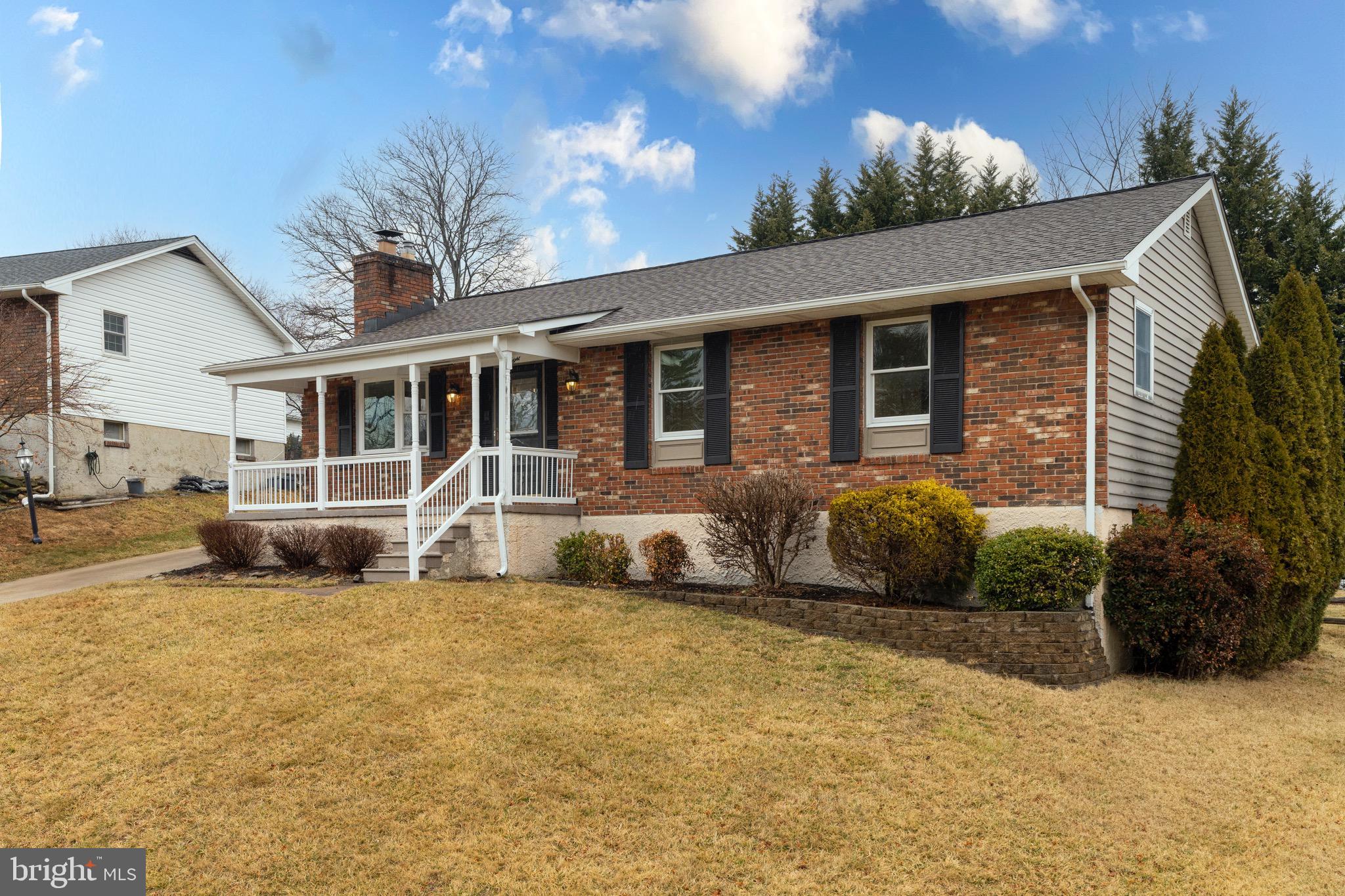 8 Flanders Ridge Ct