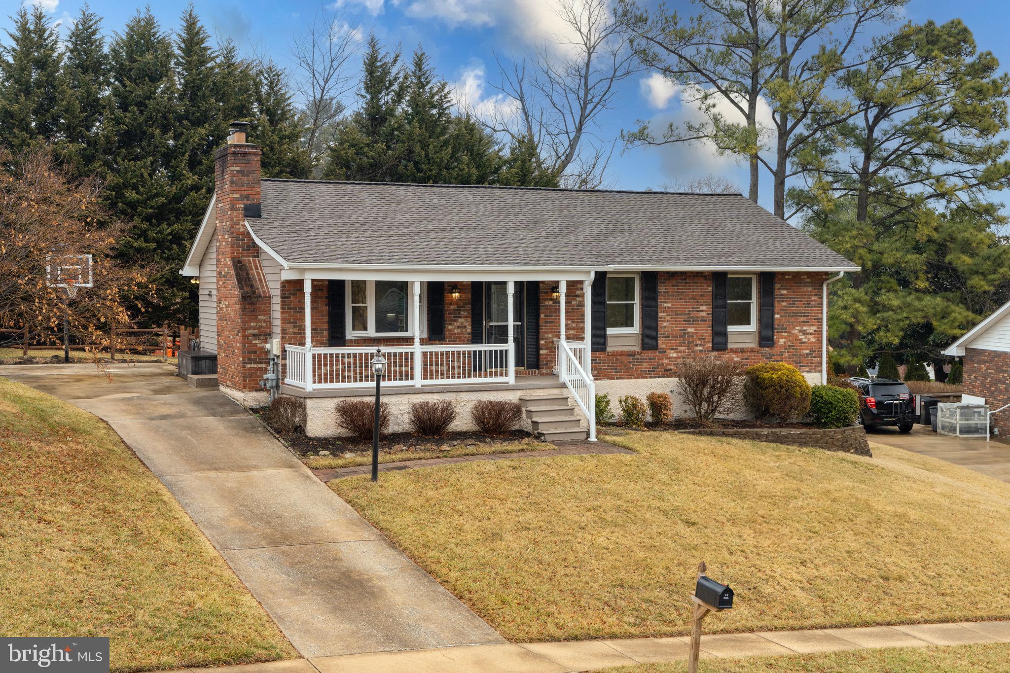 8 Flanders Ridge Ct