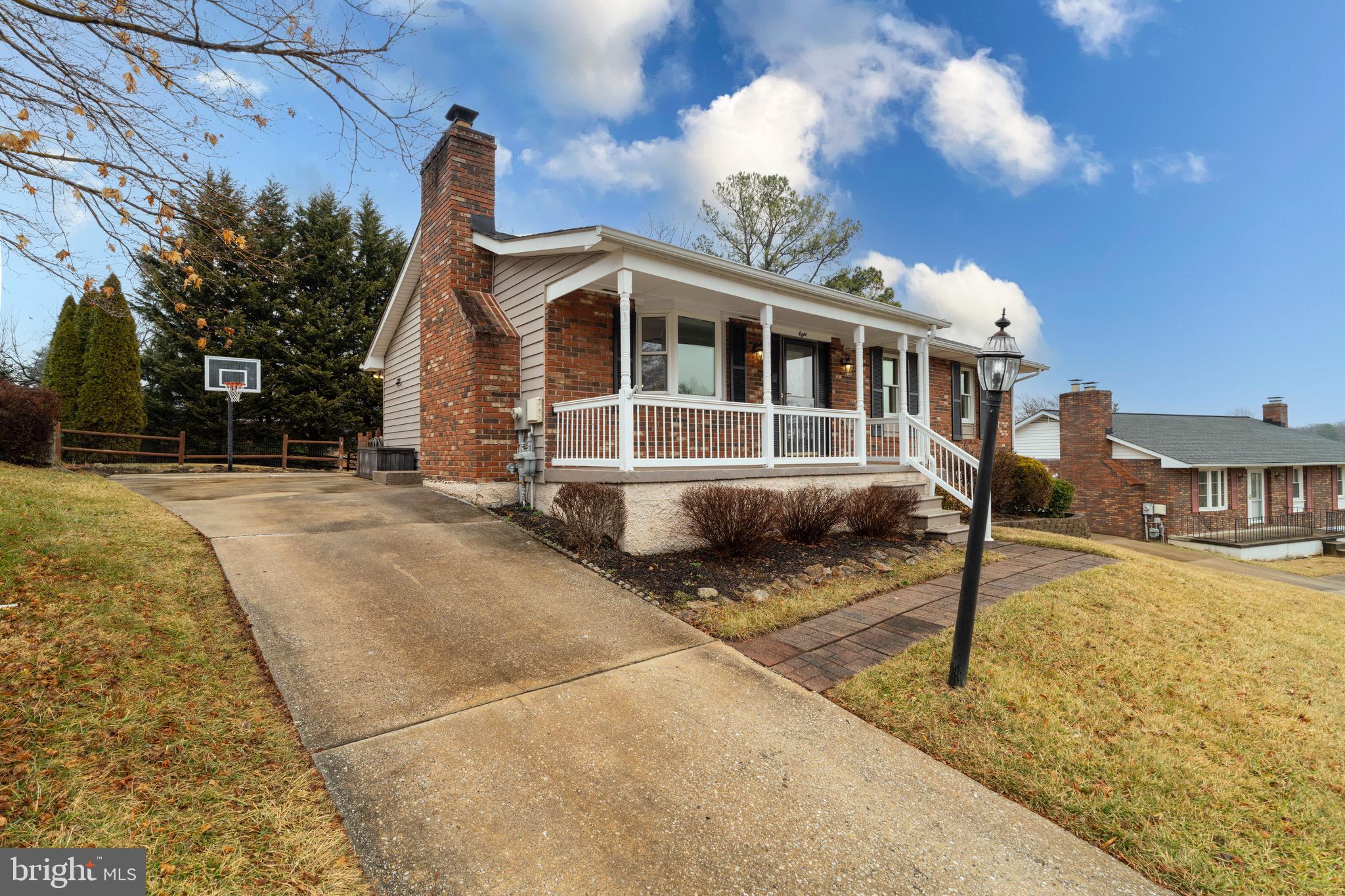 8 Flanders Ridge Ct
